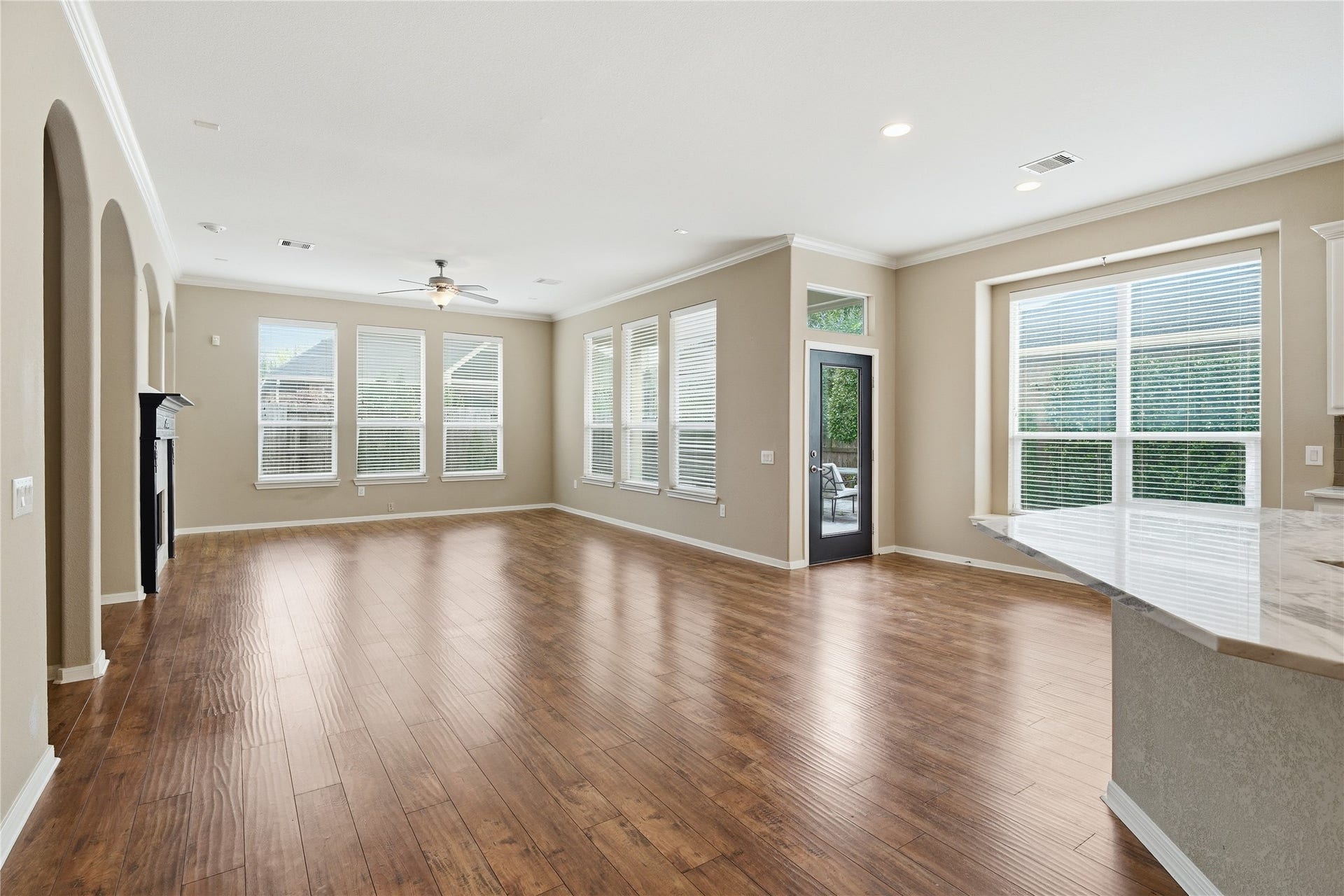 2419 S Venice Drive, Pearland, TX 77581 2419 S Venice Drive, Pearland, TX 77581