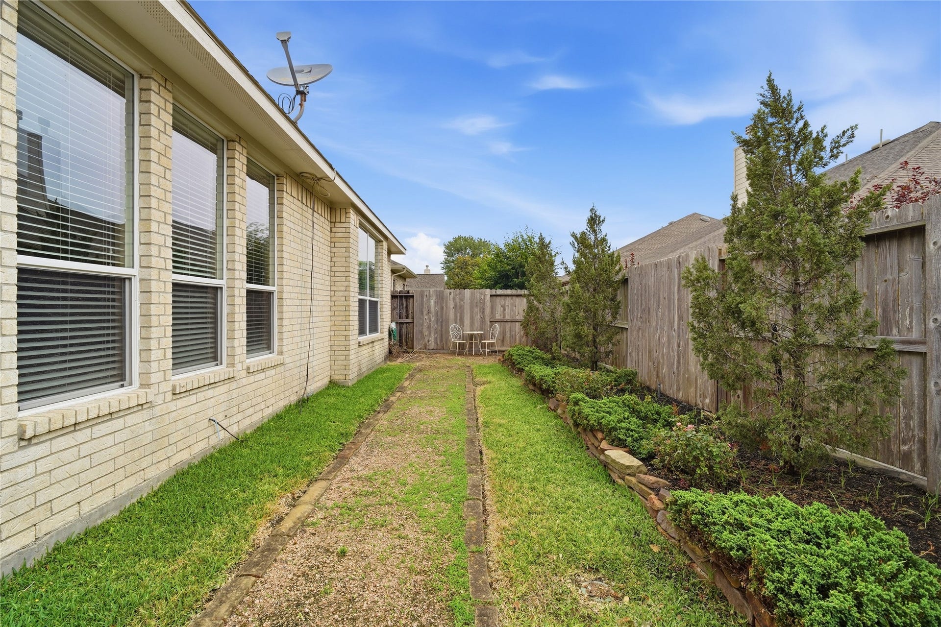 2419 S Venice Drive, Pearland, TX 77581 2419 S Venice Drive, Pearland, TX 77581