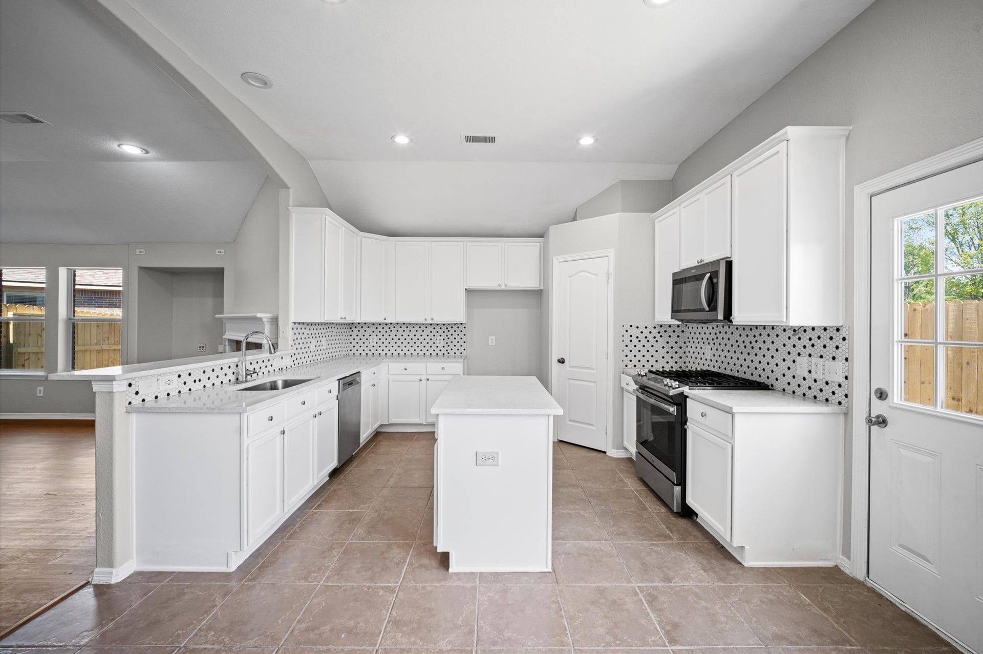 444 De Coster Boulevard, Alvin, TX 77511 444 De Coster Boulevard, Alvin, TX 77511