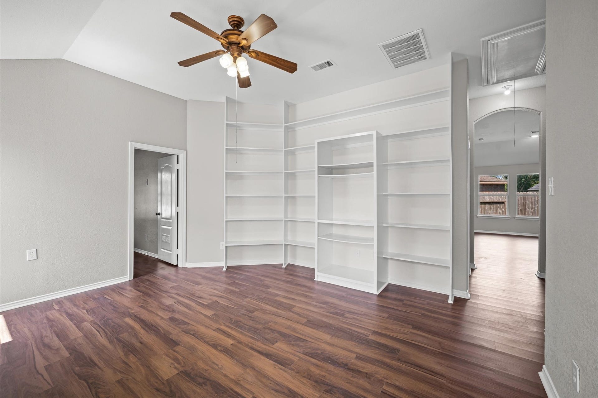 444 De Coster Boulevard, Alvin, TX 77511 444 De Coster Boulevard, Alvin, TX 77511