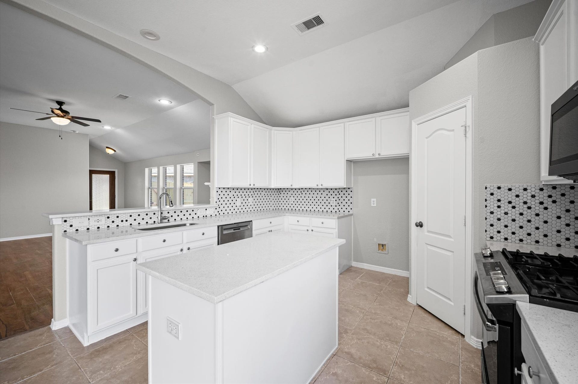 444 De Coster Boulevard, Alvin, TX 77511 444 De Coster Boulevard, Alvin, TX 77511
