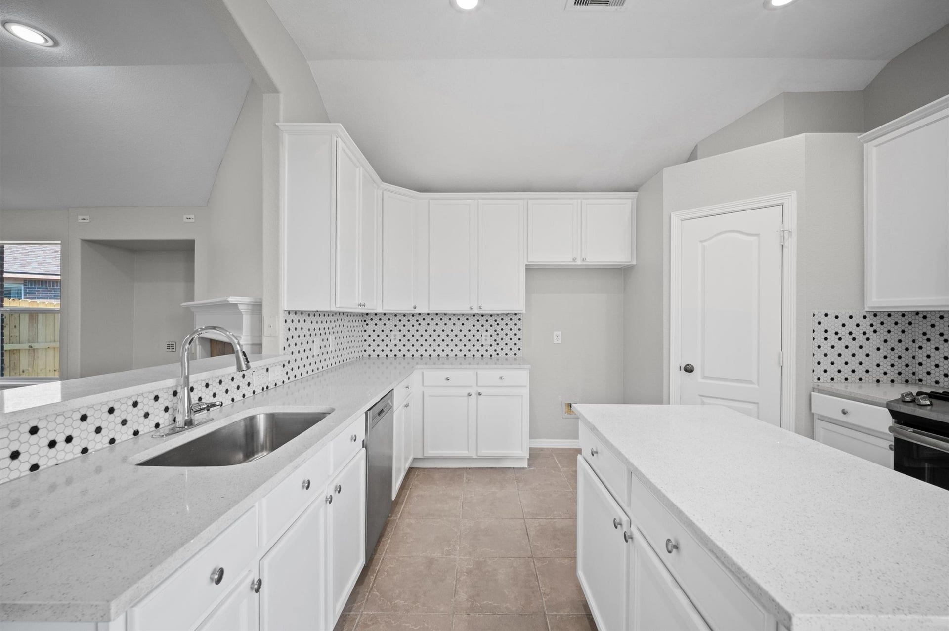 444 De Coster Boulevard, Alvin, TX 77511 444 De Coster Boulevard, Alvin, TX 77511