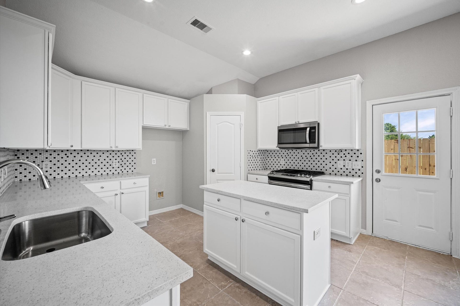 444 De Coster Boulevard, Alvin, TX 77511 444 De Coster Boulevard, Alvin, TX 77511