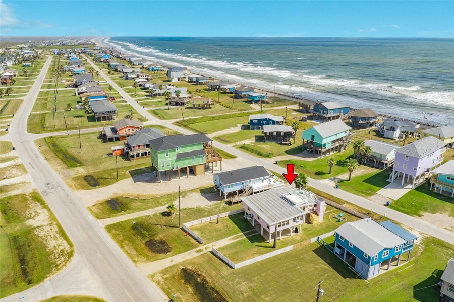 Property photo for 922 Seashell Drive, Freeport, TX