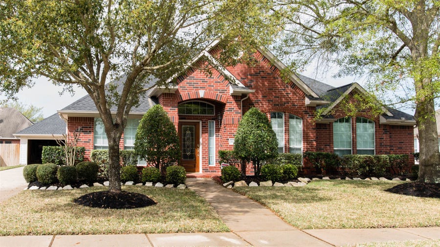 Property photo for 9115 Sunny Ridge Drive, Houston, TX