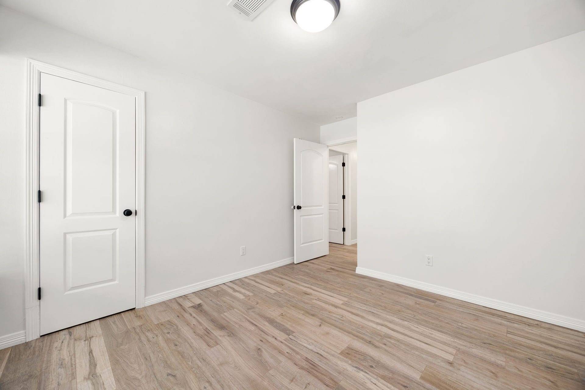 6203 Rutherglenn Drive, Houston, TX 77096 6203 Rutherglenn Drive, Houston, TX 77096