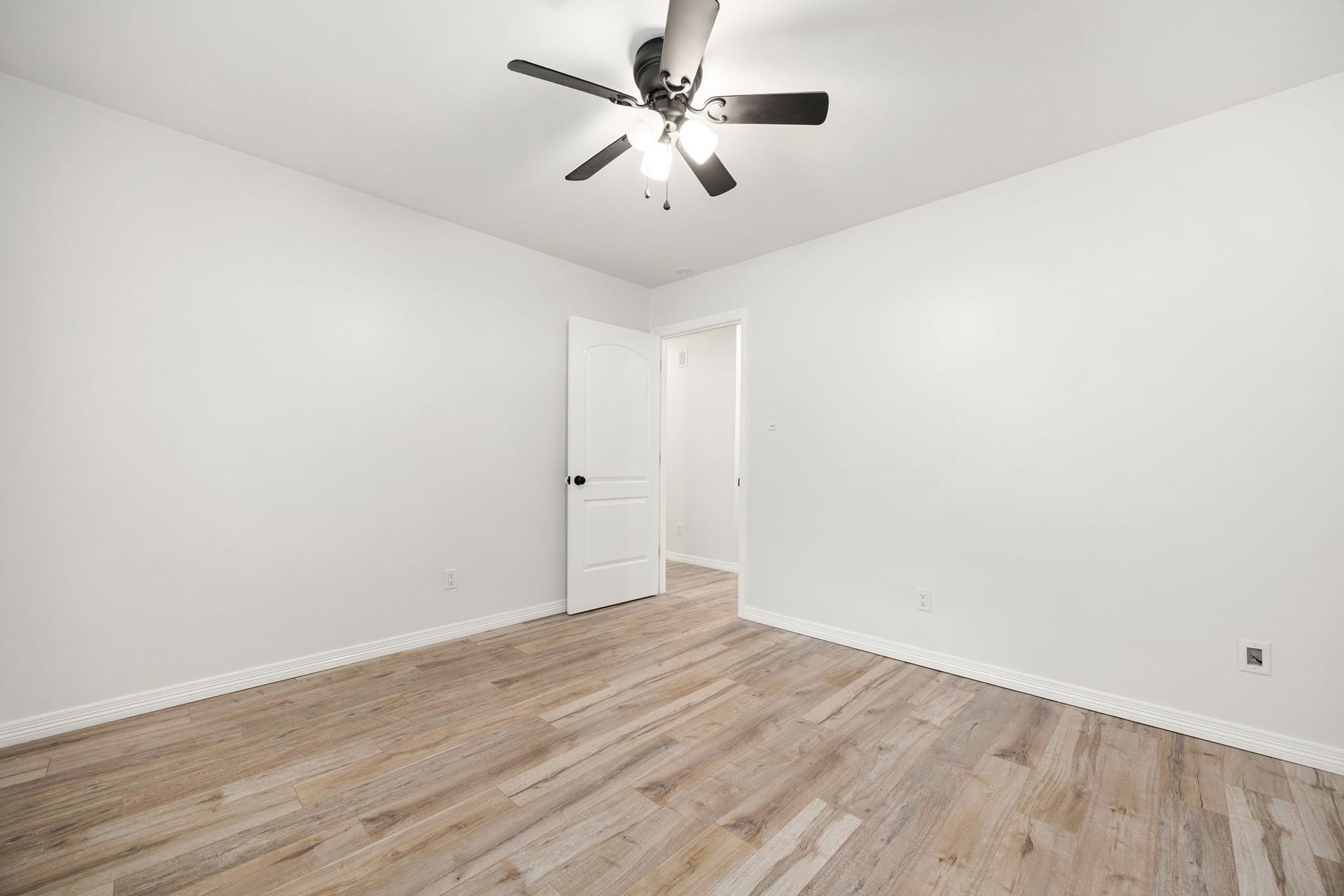 6203 Rutherglenn Drive, Houston, TX 77096 6203 Rutherglenn Drive, Houston, TX 77096