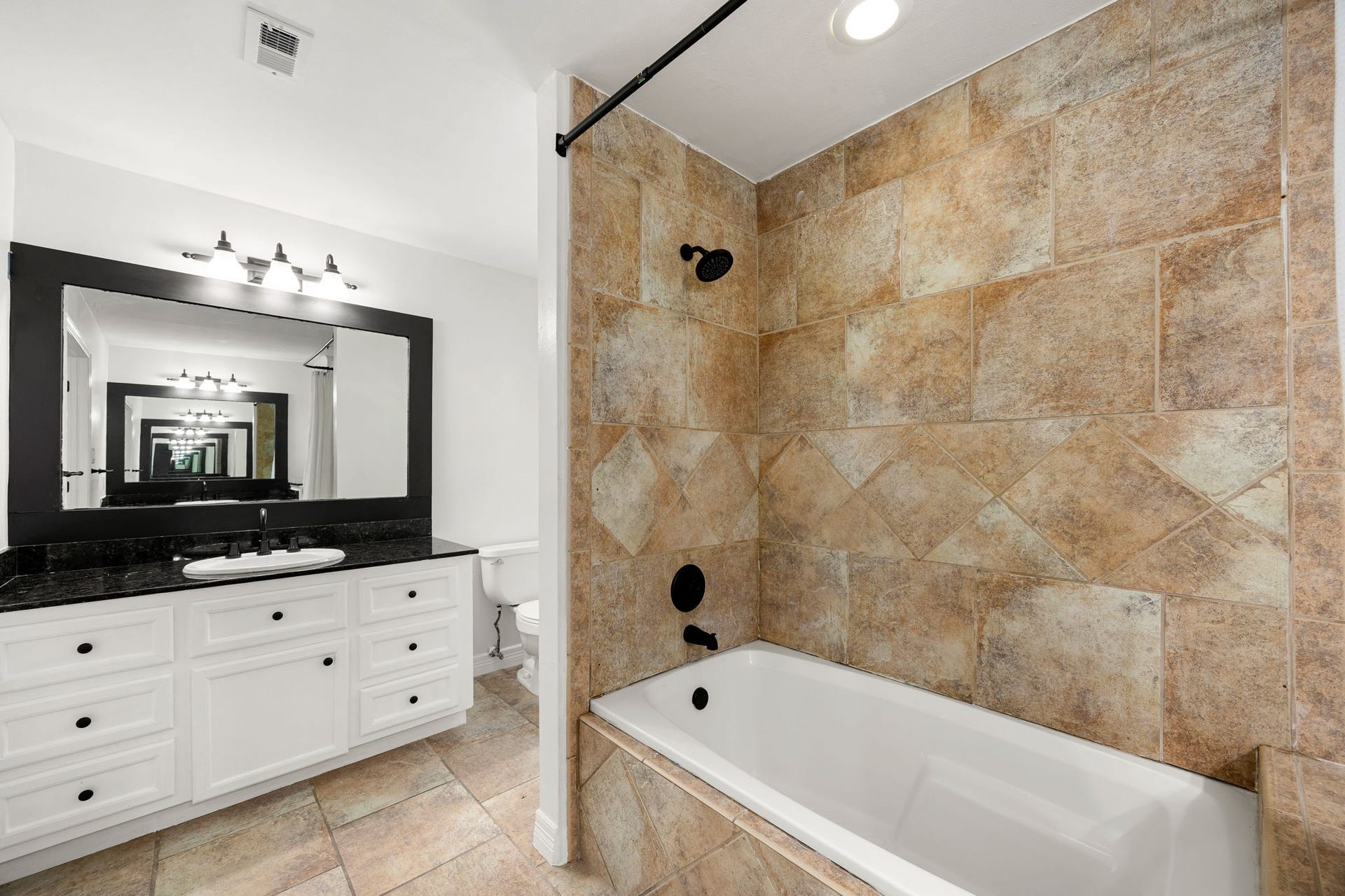 6203 Rutherglenn Drive, Houston, TX 77096 6203 Rutherglenn Drive, Houston, TX 77096