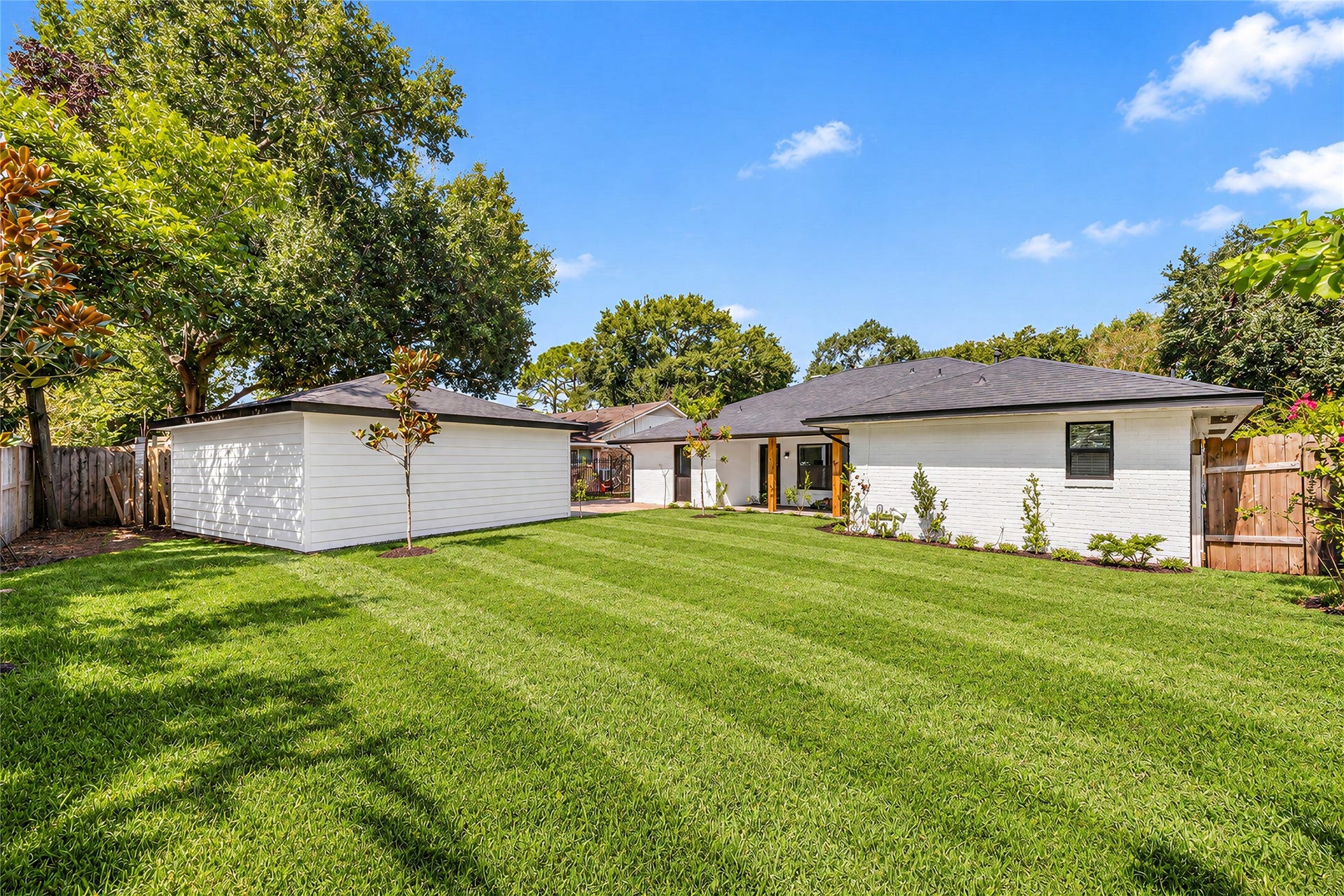 6203 Rutherglenn Drive, Houston, TX 77096 6203 Rutherglenn Drive, Houston, TX 77096