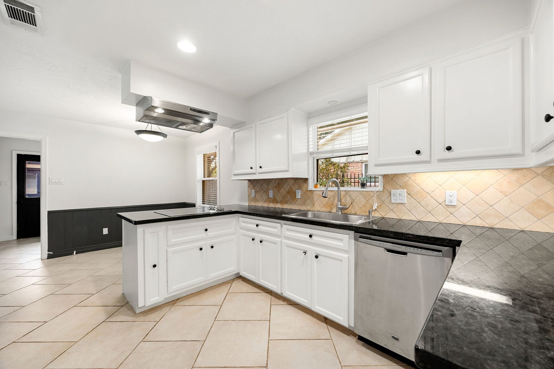 6203 Rutherglenn Drive, Houston, TX 77096 6203 Rutherglenn Drive, Houston, TX 77096