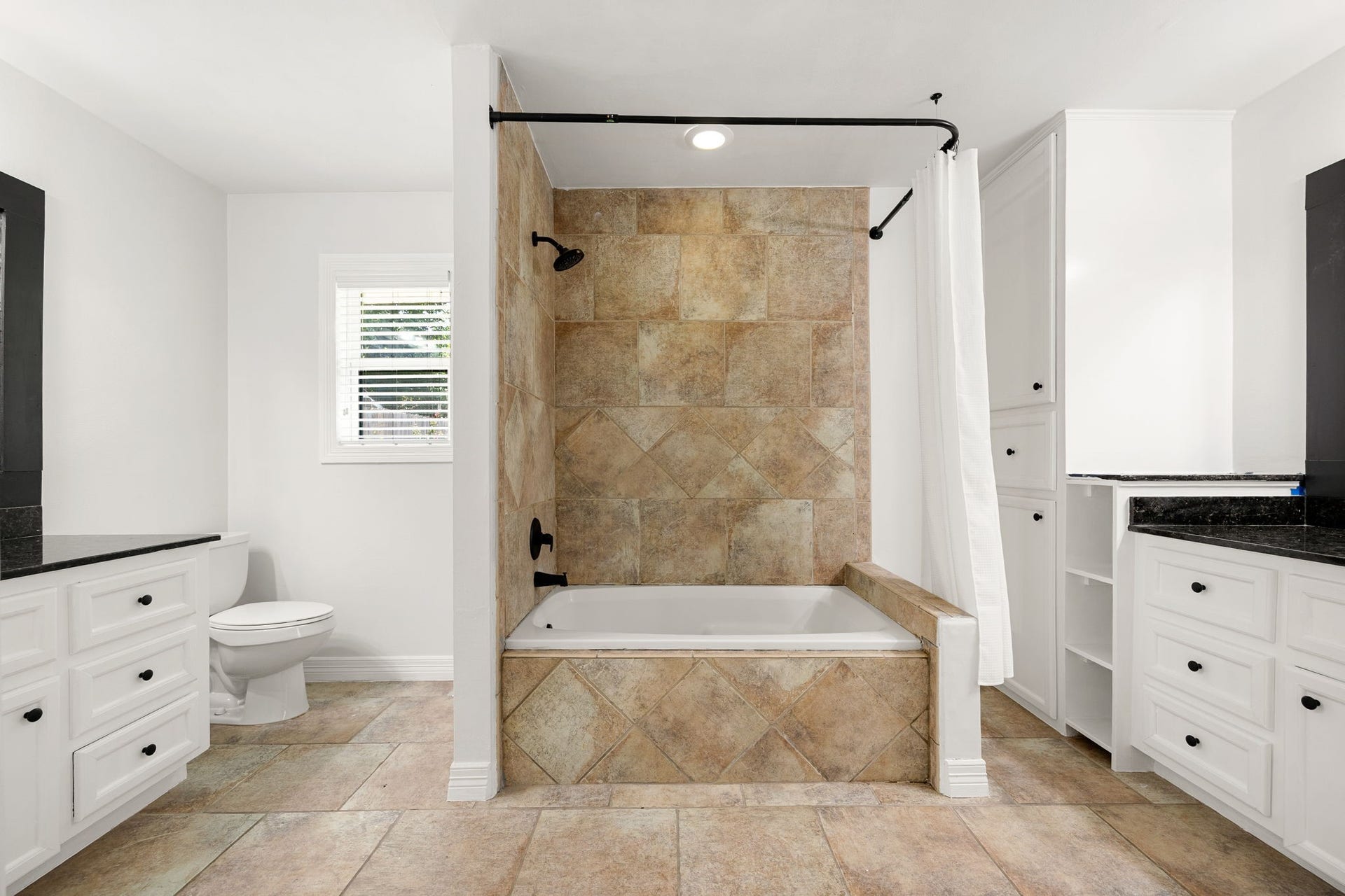 6203 Rutherglenn Drive, Houston, TX 77096 6203 Rutherglenn Drive, Houston, TX 77096