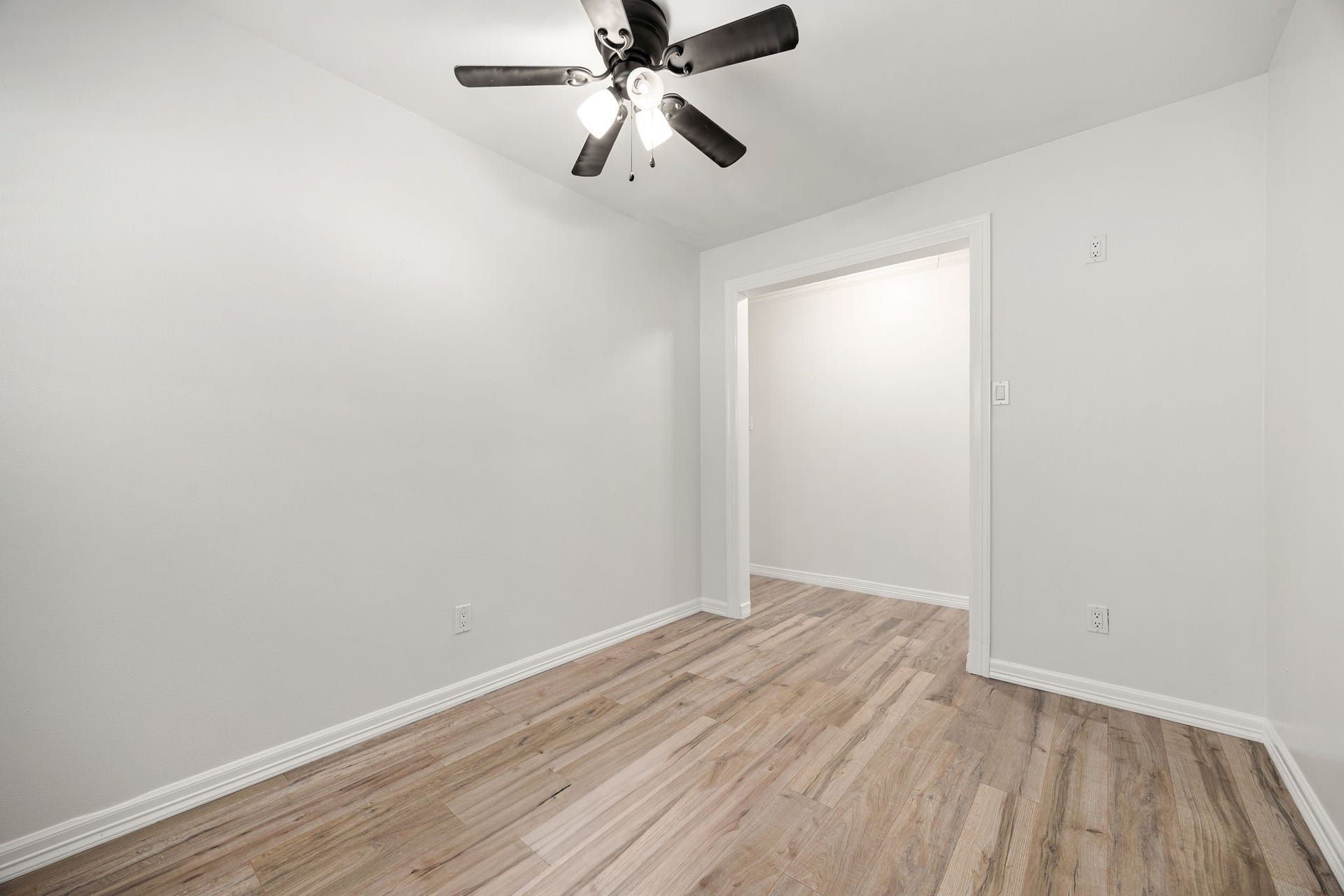 6203 Rutherglenn Drive, Houston, TX 77096 6203 Rutherglenn Drive, Houston, TX 77096