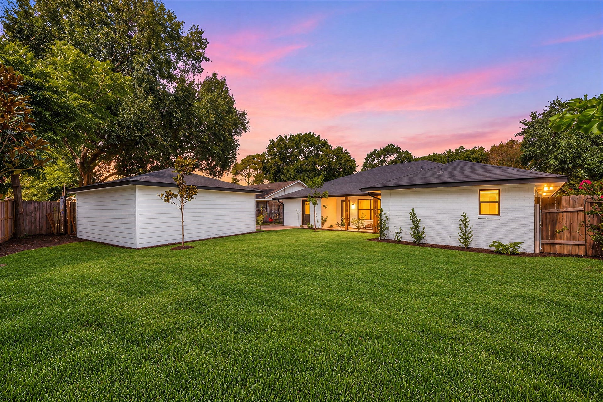 6203 Rutherglenn Drive, Houston, TX 77096 6203 Rutherglenn Drive, Houston, TX 77096