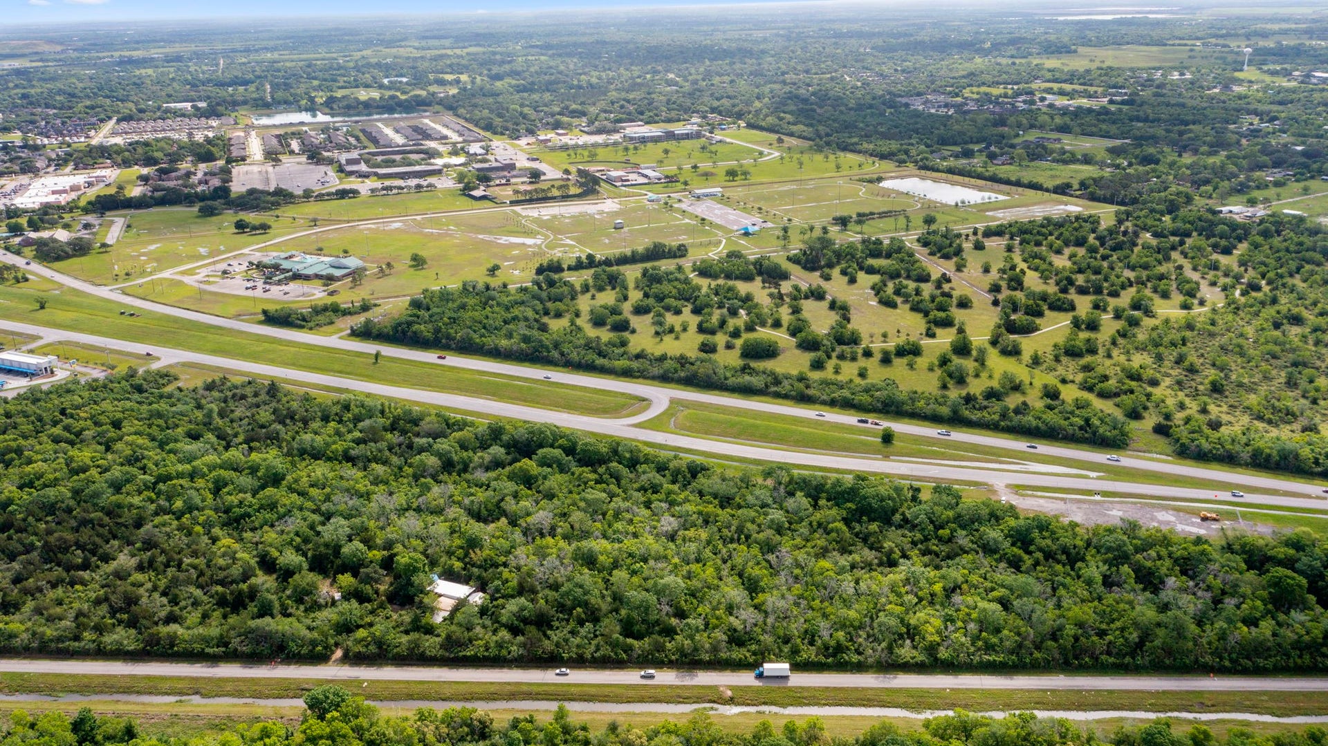 002 Johnston Street, Alvin, TX 77511