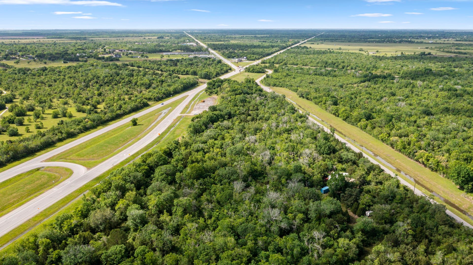 002 Johnston Street, Alvin, TX 77511