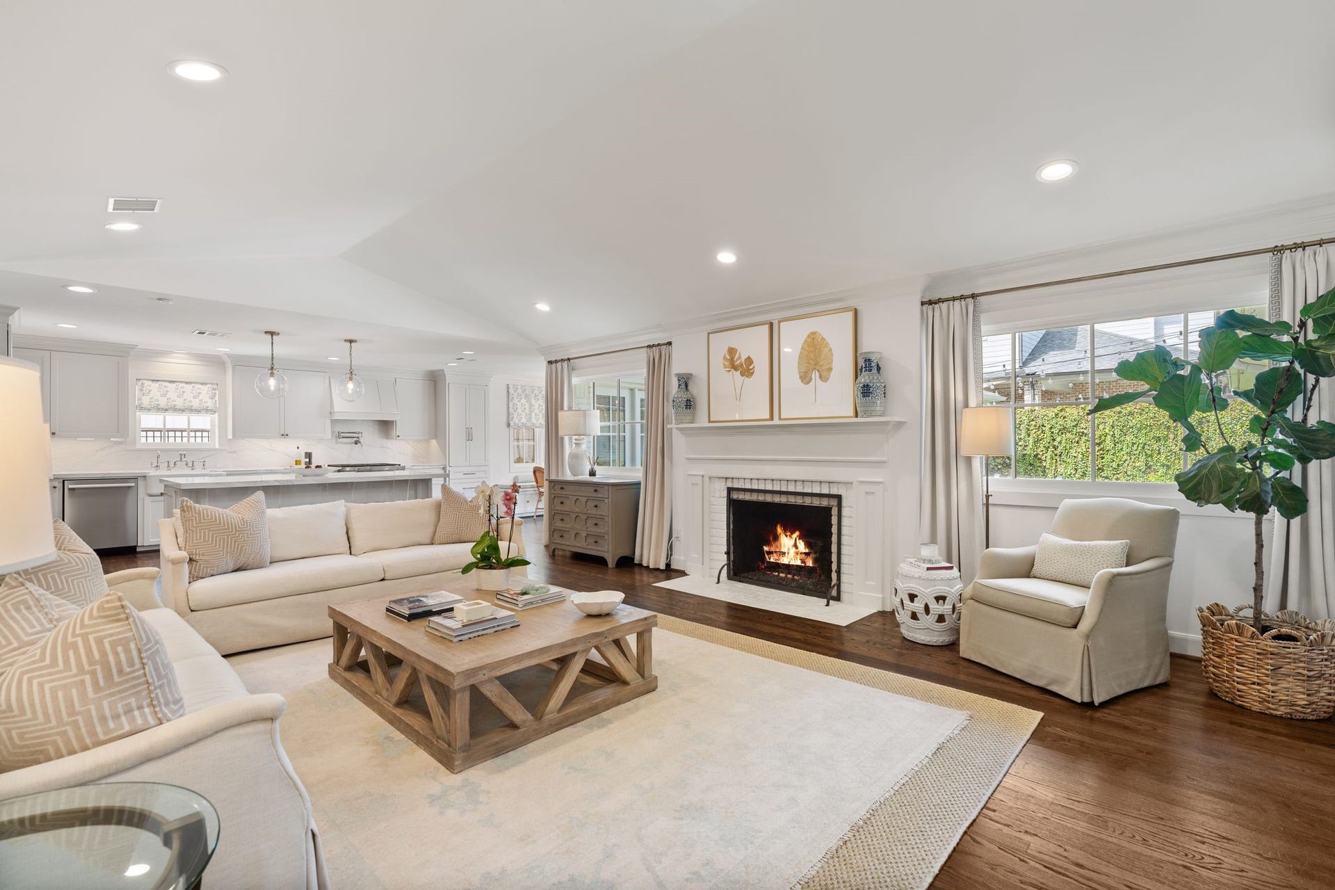 6248 Burgoyne Road, Houston, TX 77057 6248 Burgoyne Road, Houston, TX 77057