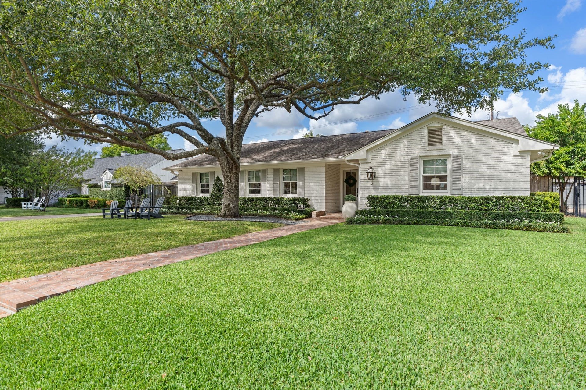 6248 Burgoyne Road, Houston, TX 77057 6248 Burgoyne Road, Houston, TX 77057