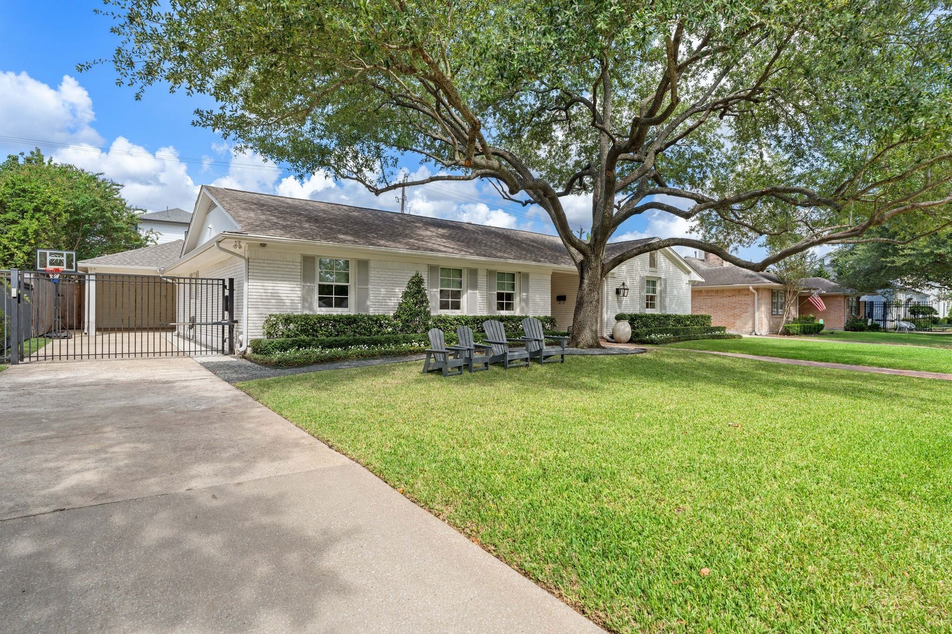 6248 Burgoyne Road, Houston, TX 77057 6248 Burgoyne Road, Houston, TX 77057