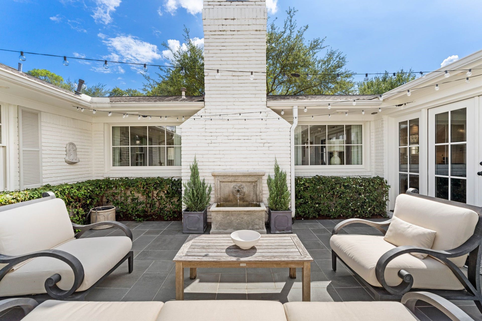 6248 Burgoyne Road, Houston, TX 77057 6248 Burgoyne Road, Houston, TX 77057