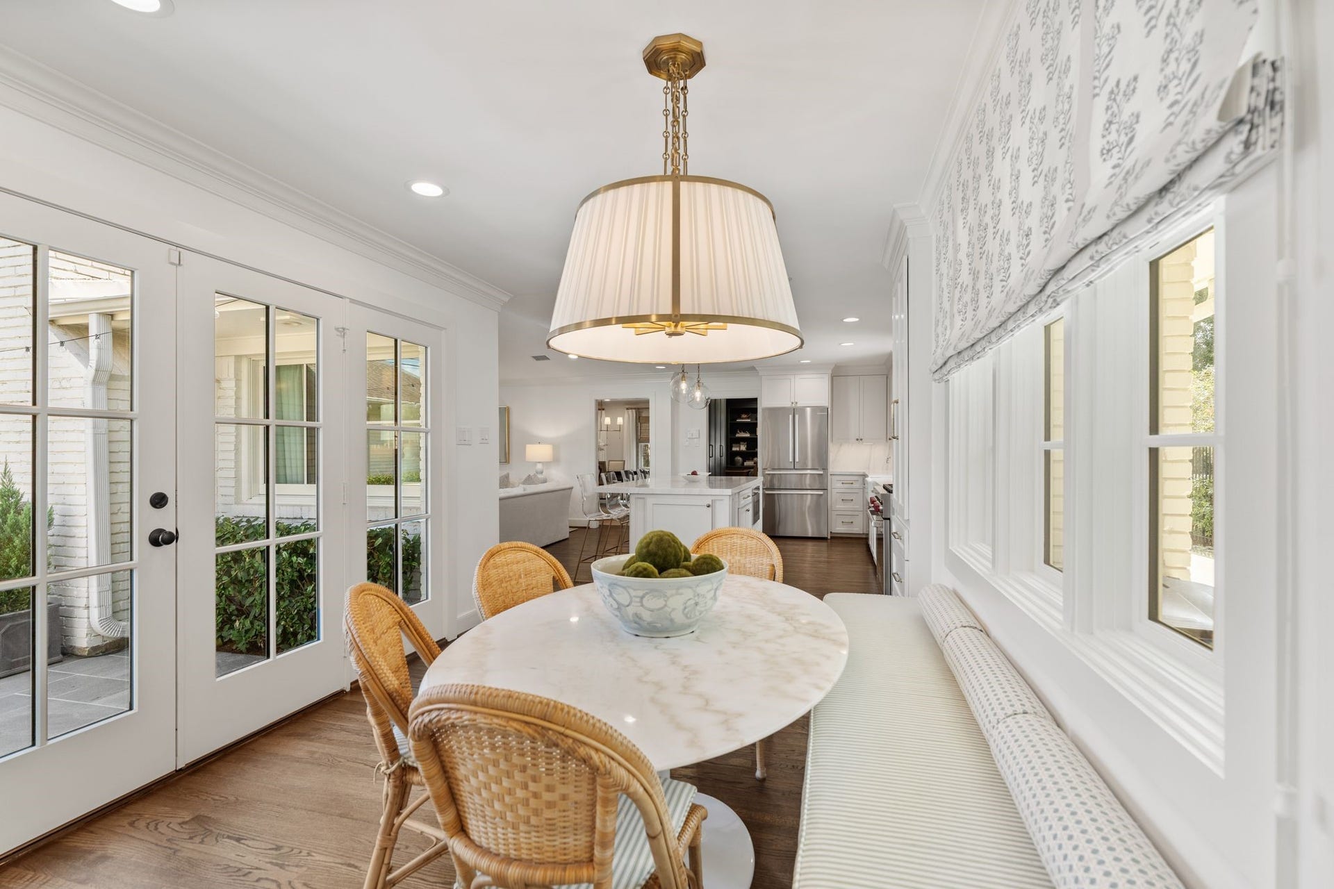 6248 Burgoyne Road, Houston, TX 77057 6248 Burgoyne Road, Houston, TX 77057