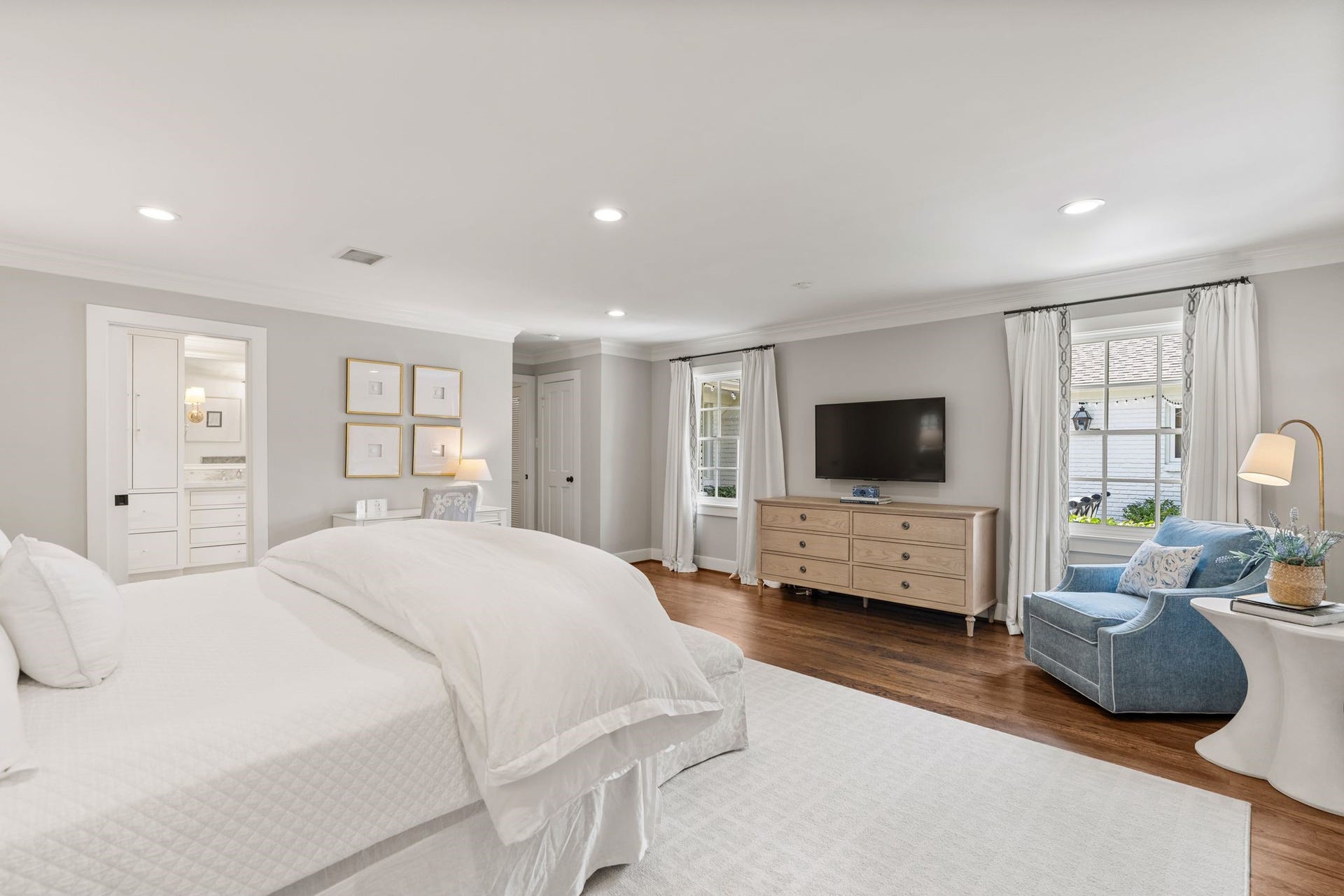 6248 Burgoyne Road, Houston, TX 77057 6248 Burgoyne Road, Houston, TX 77057