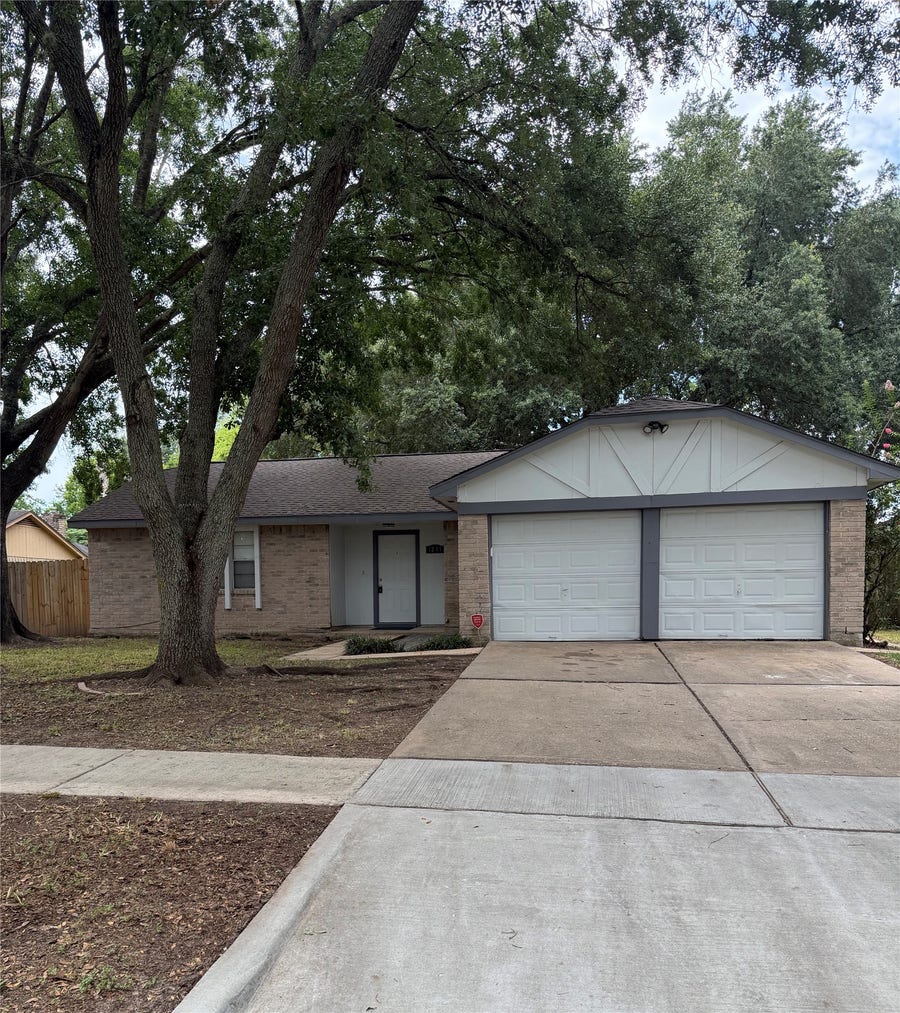 Property photo for 1211 Twining Oaks Lane N, Missouri City, TX