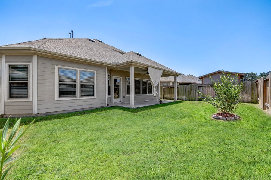 Property photo for 17474 Rosewood Manor Lane, New Caney, TX