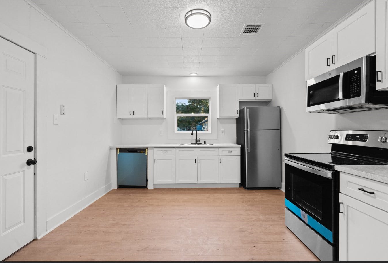 2027 Scott Street, La Marque, TX 77568 2027 Scott Street, La Marque, TX 77568