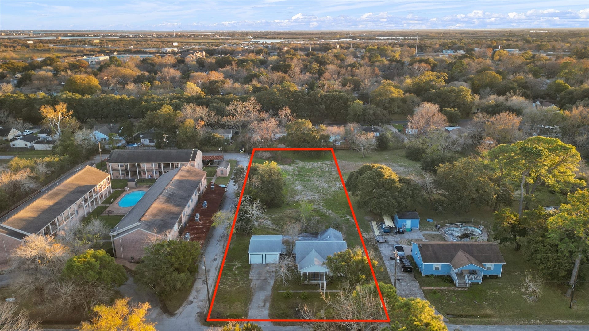 2027 Scott Street, La Marque, TX 77568 2027 Scott Street, La Marque, TX 77568