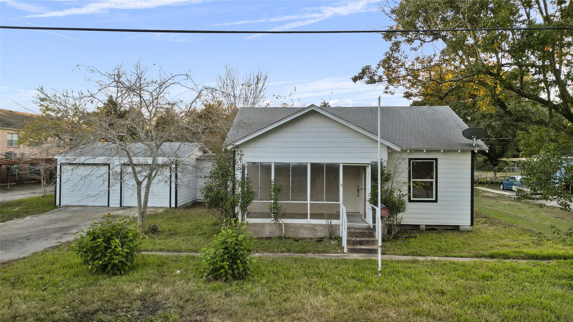 2027 Scott Street, La Marque, TX 77568 2027 Scott Street, La Marque, TX 77568