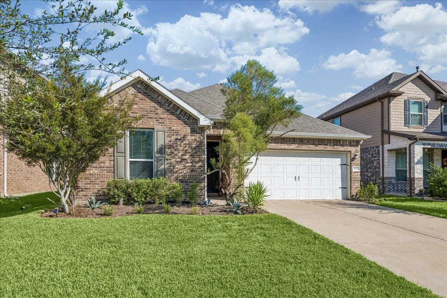 Property photo for 28422 Bobcat Bayou Drive, Katy, TX