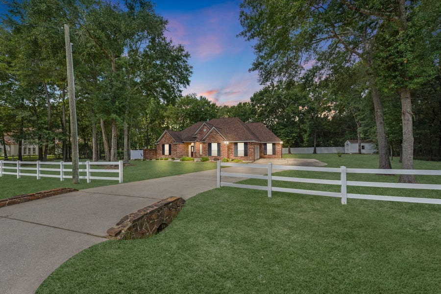 Property photo for 32911 Leafy Oak Court, Magnolia, TX