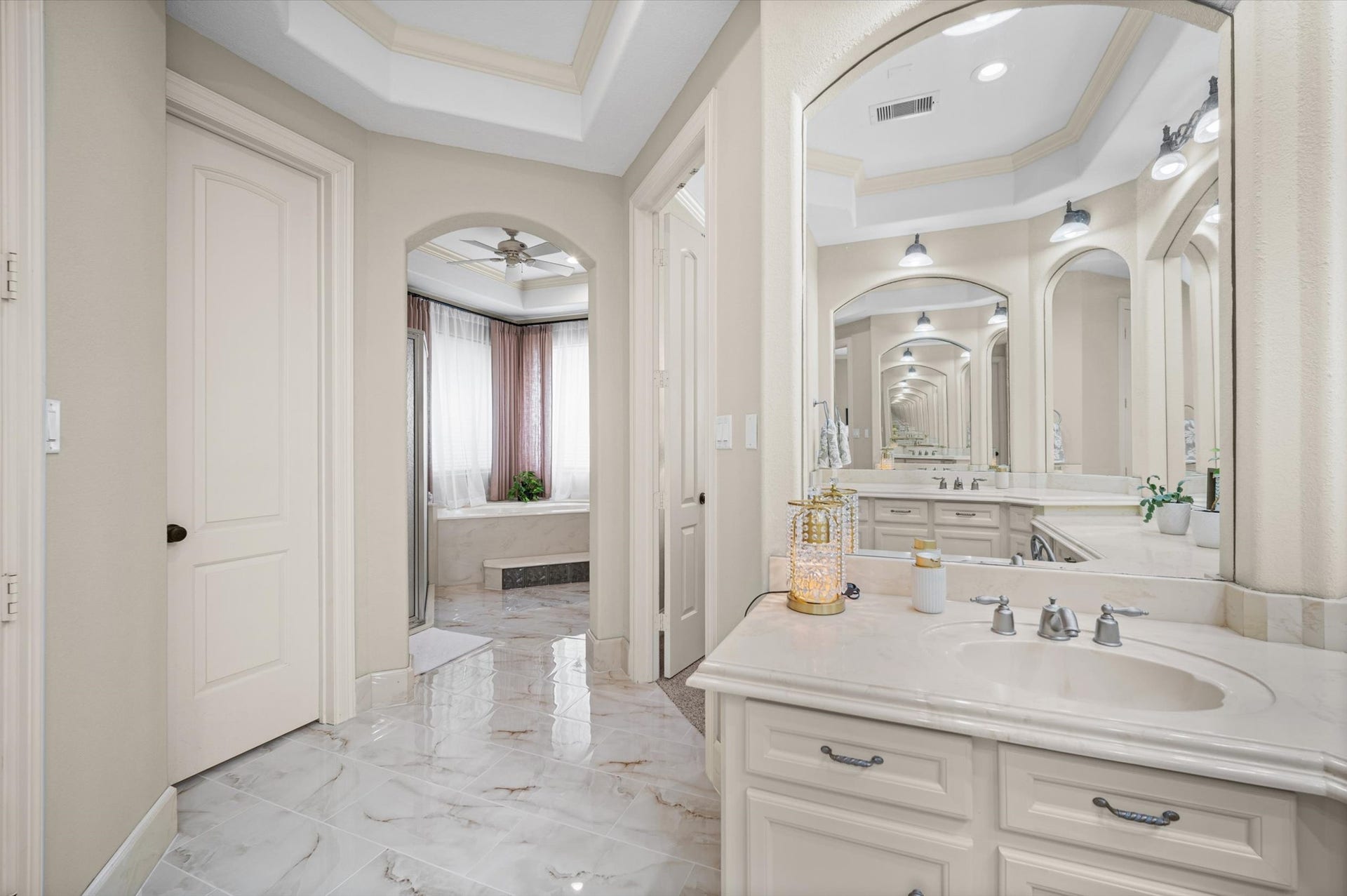 25815 Bridle Creek Drive S, Magnolia, TX 77355 Expansive primary bath with extensive vanity space and custom cabinetry