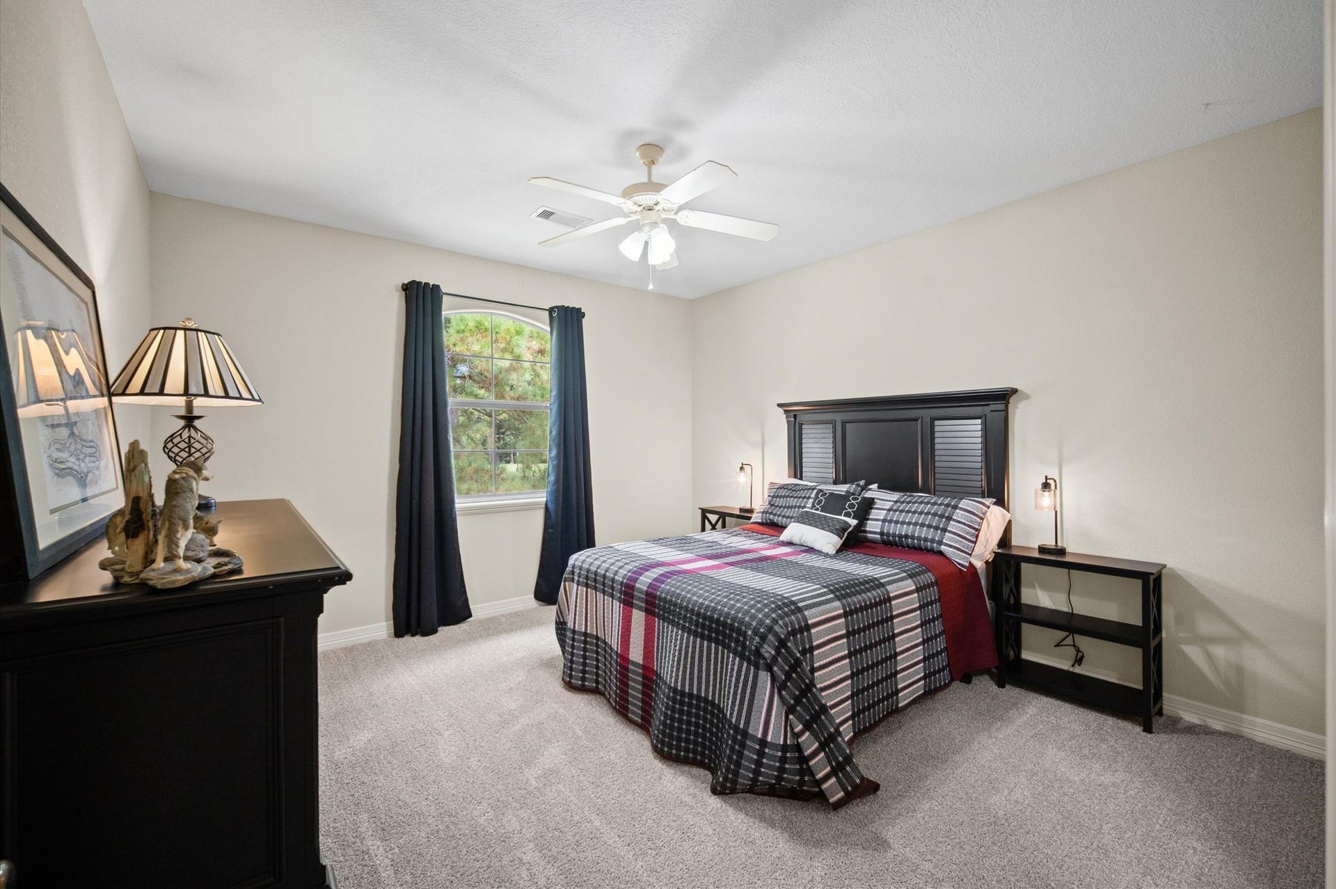25815 Bridle Creek Drive S, Magnolia, TX 77355 3rd bedroom upstairs. All the bedroom are high ceilings and very generous size.