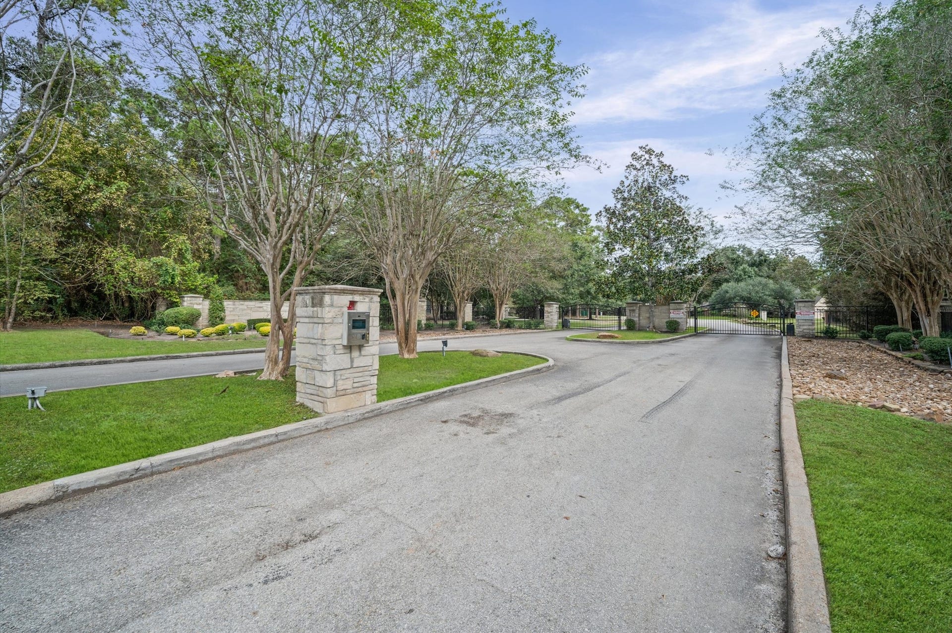 25815 Bridle Creek Drive S, Magnolia, TX 77355 Gated Community!