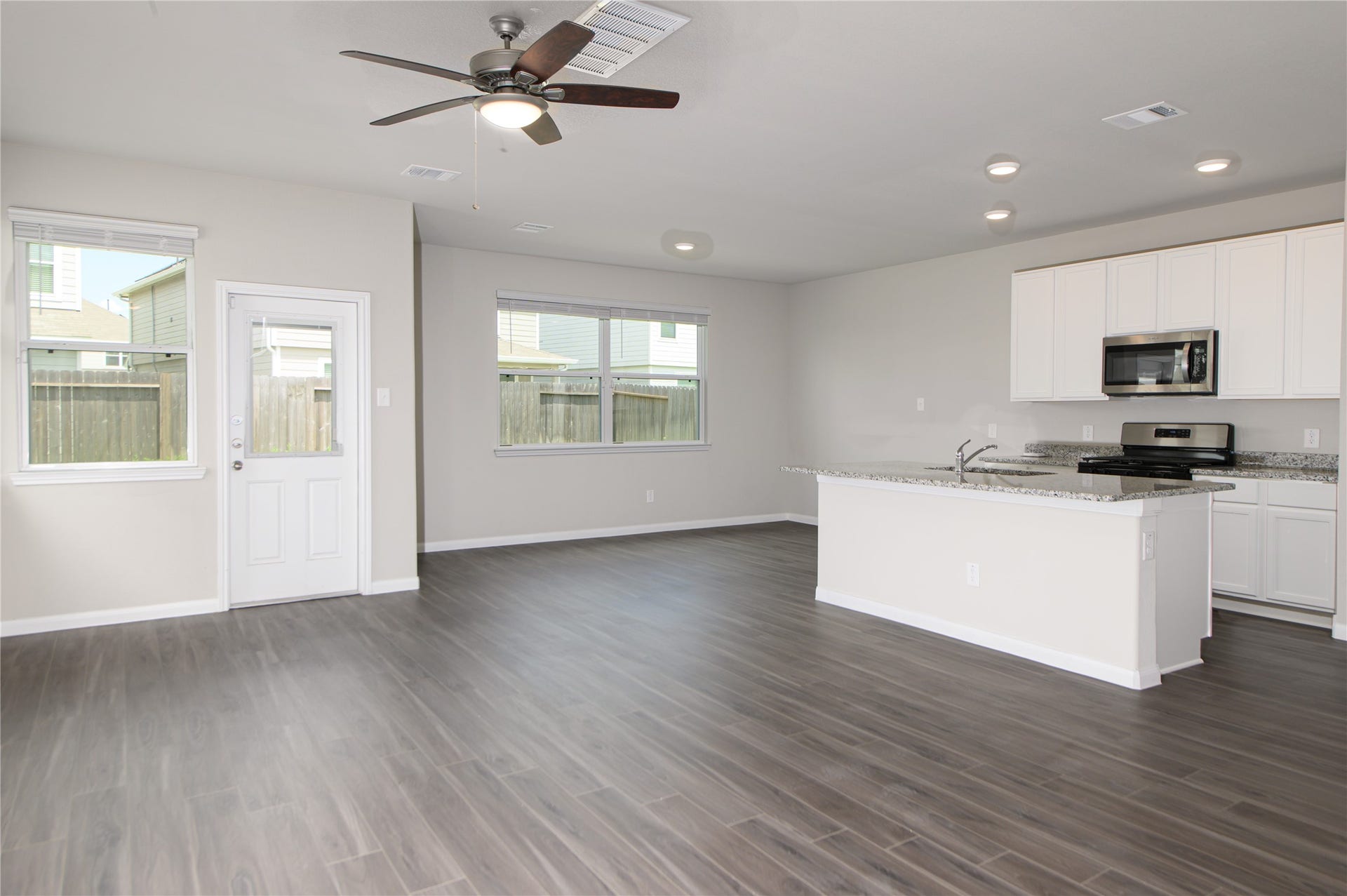 22210 Regal Heights Lane, Houston, TX 77073 Living/Dinin/Kitchen