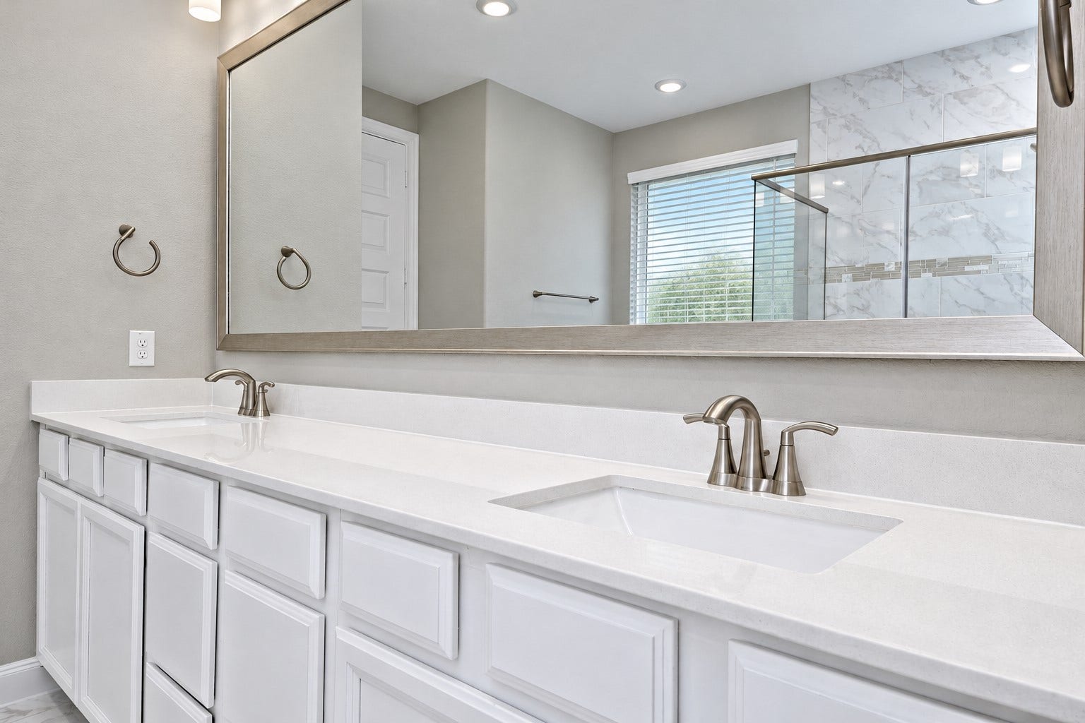 4314 Shaded Arbor Way, Sugar Land, TX 77479 Main Primary Bathroom has Gorgeous Upgraded His and Her Private Under-mount Sinks, Upgraded Bathroom Faucets, Beautiful Quartz Counters and Back-Splash, Look at the Upgraded Framed mirror and More! No One has ever Lived in this home!