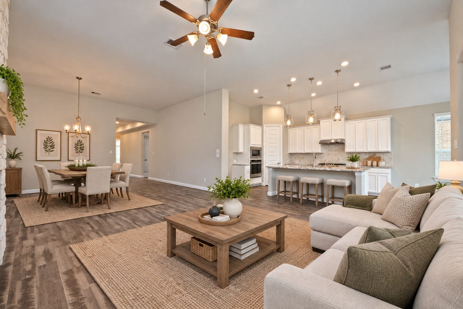 4314 Shaded Arbor Way, Sugar Land, TX 77479 Let's go and discover more! Down that amazing Dramatic Hallway on the Right Hand side is Two Guest Bedrooms and a Full Bathroom and more!