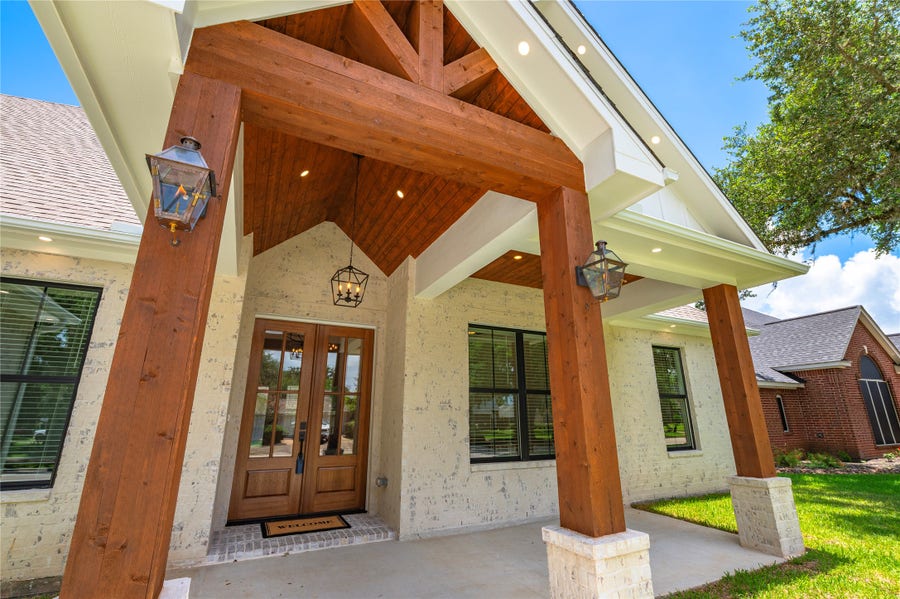 Property photo for 2263 Lakewood Drive, West Columbia, TX