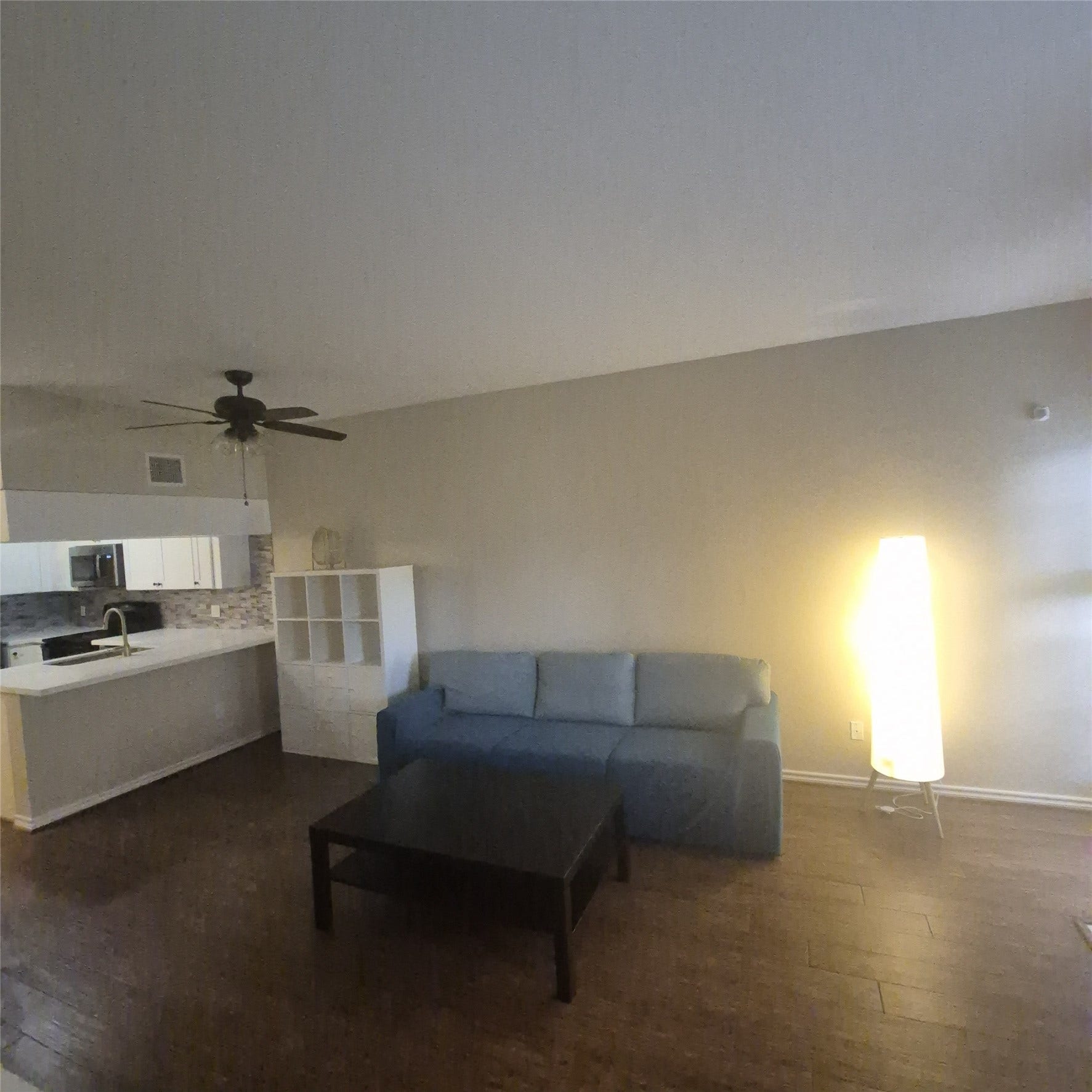 2626 Holly Hall Street, #1008, Houston, TX 77054 Living room from frt door