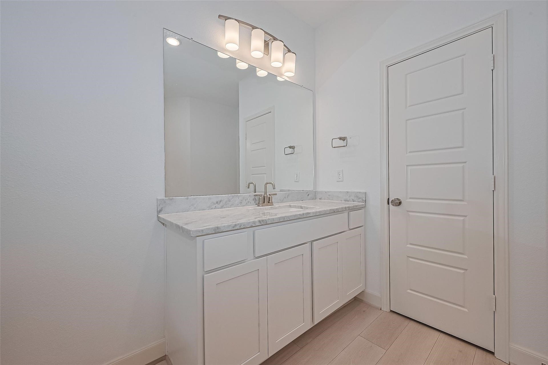 8929 Grovner Place, Houston, TX 77055 8929 Grovner Place, Houston, TX 77055