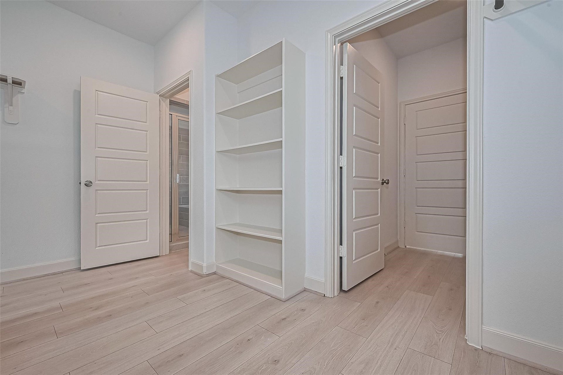 8929 Grovner Place, Houston, TX 77055 8929 Grovner Place, Houston, TX 77055