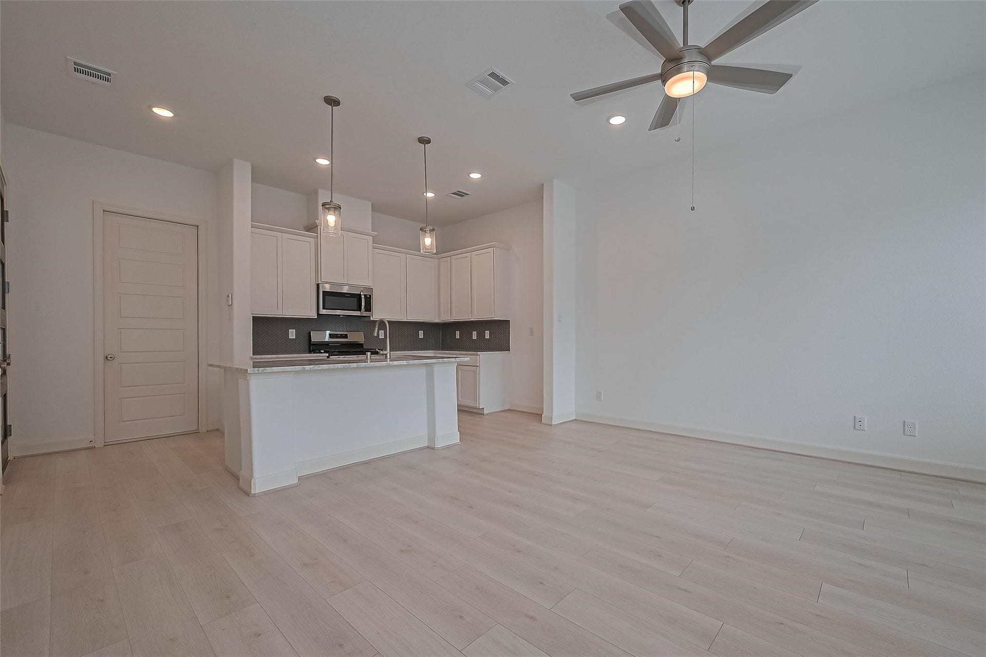 8929 Grovner Place, Houston, TX 77055 8929 Grovner Place, Houston, TX 77055