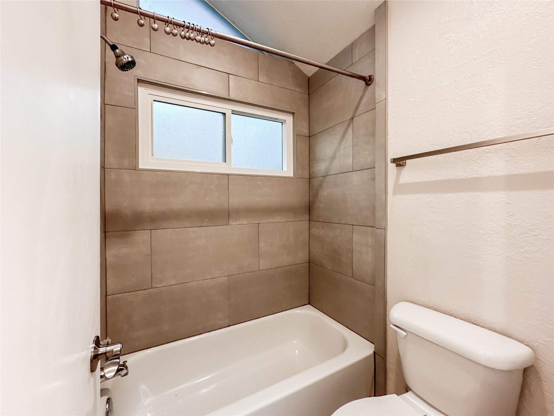 33 N Rain Forest Court, The Woodlands, TX 77380 33 N Rain Forest Court, The Woodlands, TX 77380