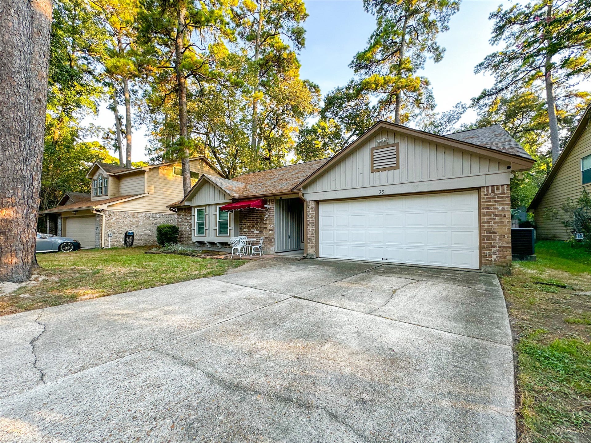 33 N Rain Forest Court, The Woodlands, TX 77380 33 N Rain Forest Court, The Woodlands, TX 77380