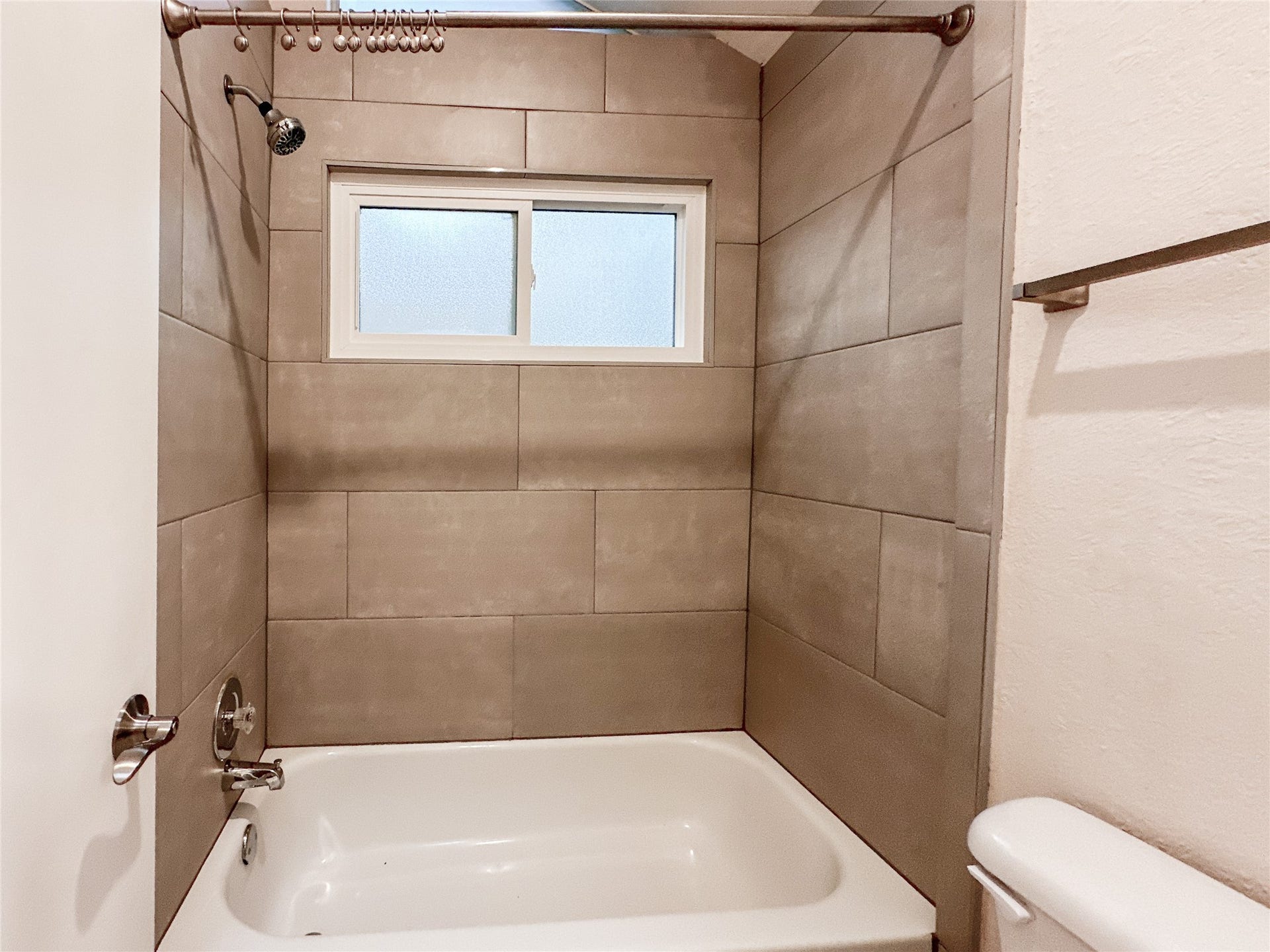 33 N Rain Forest Court, The Woodlands, TX 77380 33 N Rain Forest Court, The Woodlands, TX 77380