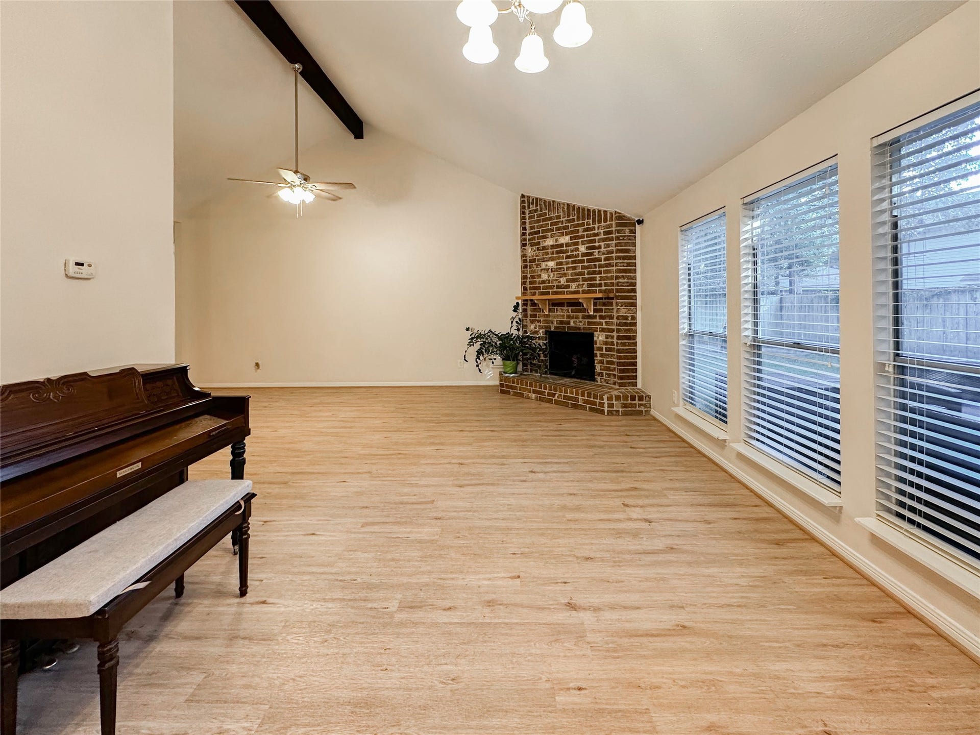 33 N Rain Forest Court, The Woodlands, TX 77380 33 N Rain Forest Court, The Woodlands, TX 77380