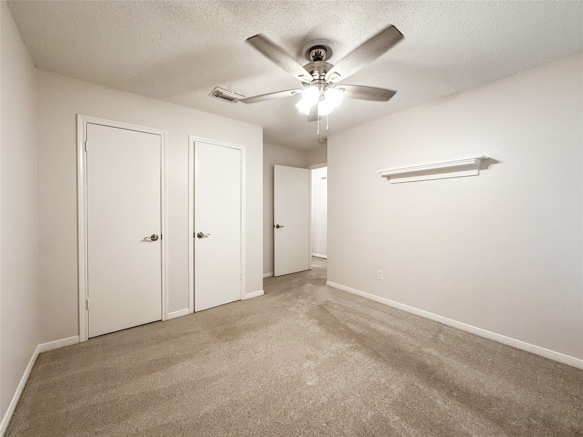 33 N Rain Forest Court, The Woodlands, TX 77380 33 N Rain Forest Court, The Woodlands, TX 77380