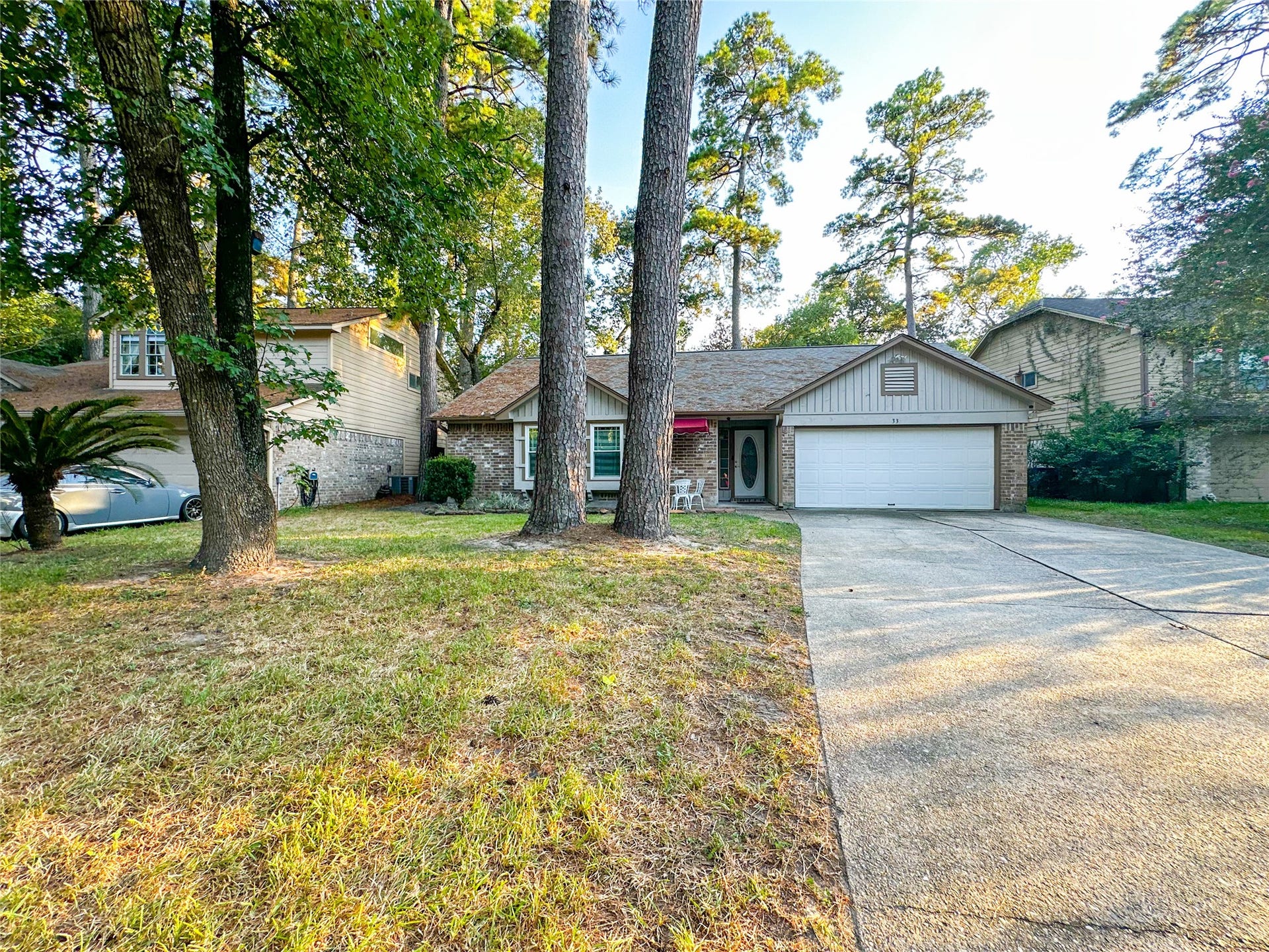 33 N Rain Forest Court, The Woodlands, TX 77380 33 N Rain Forest Court, The Woodlands, TX 77380