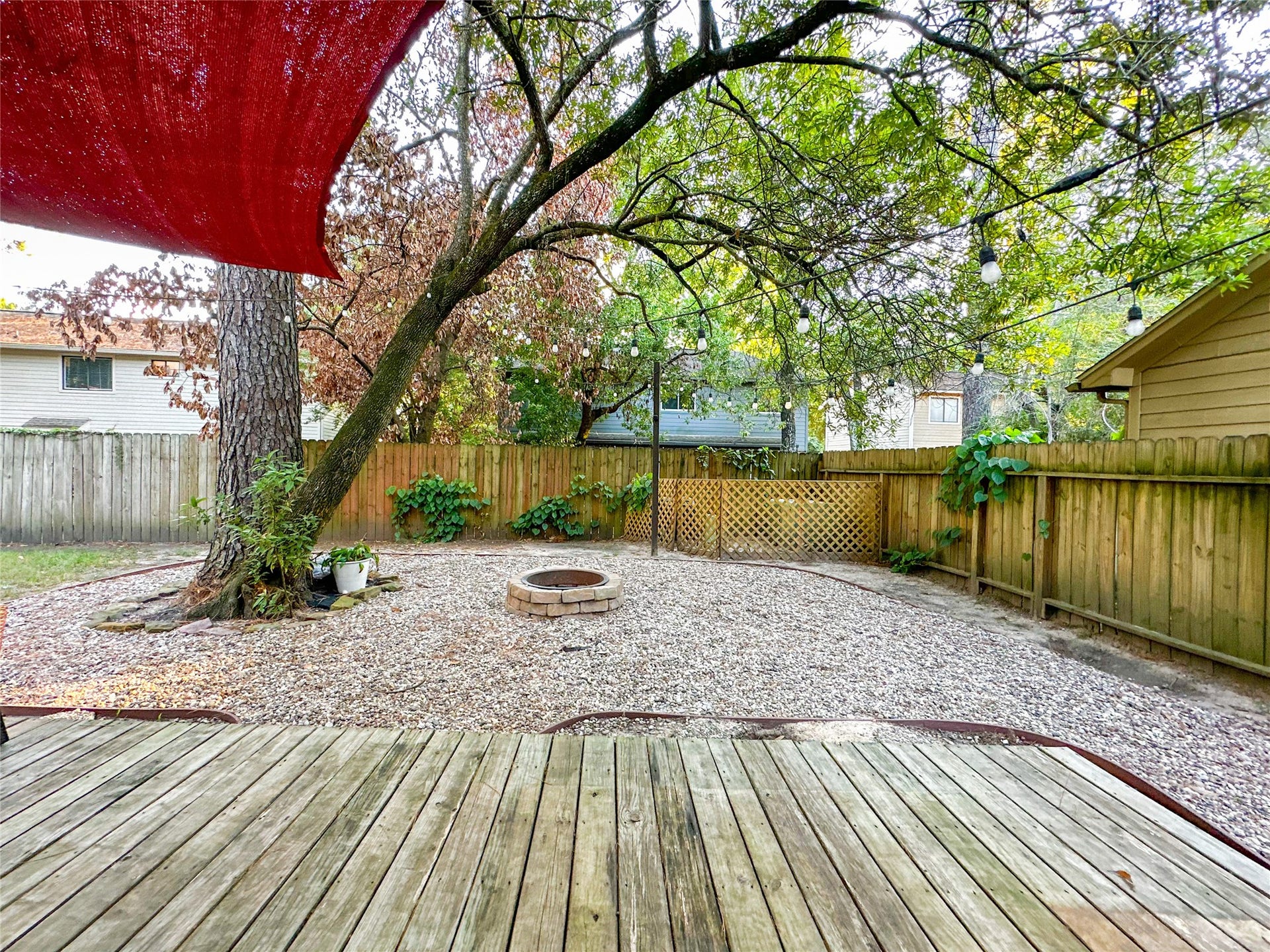 33 N Rain Forest Court, The Woodlands, TX 77380 33 N Rain Forest Court, The Woodlands, TX 77380
